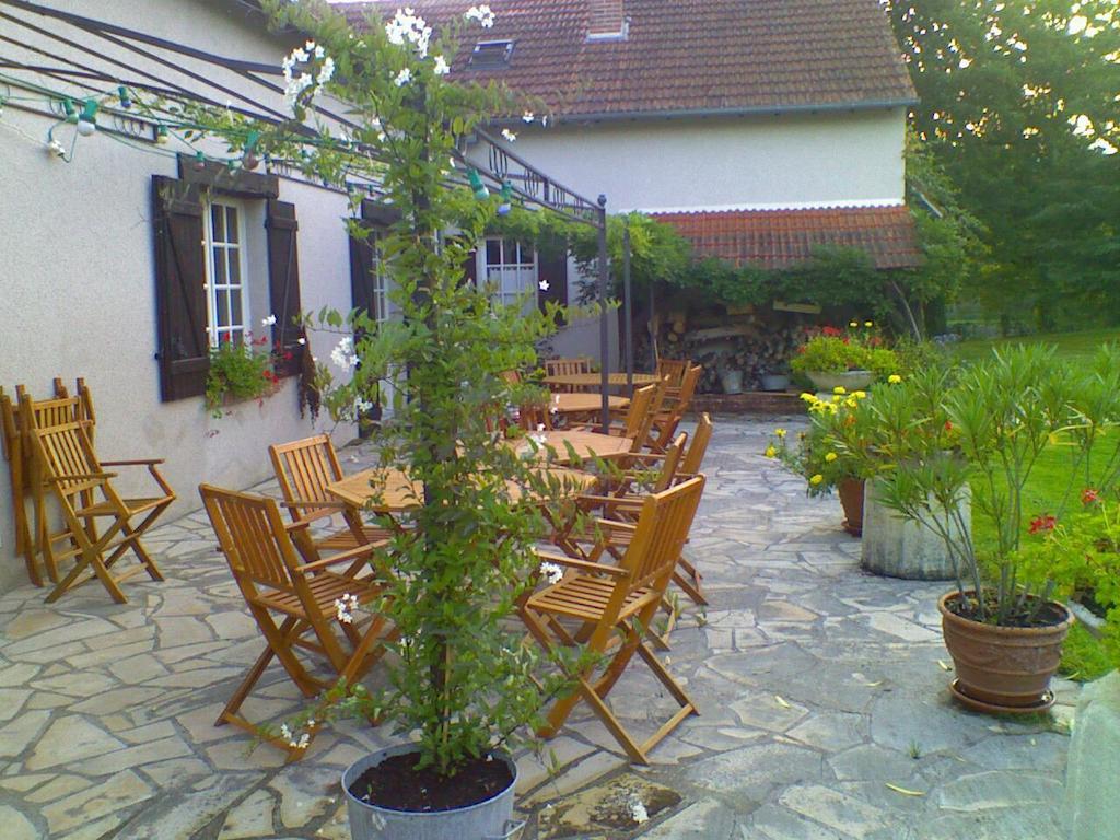 Althaea Acomodação com café da manhã La Ferté-Saint-Cyr Exterior foto
